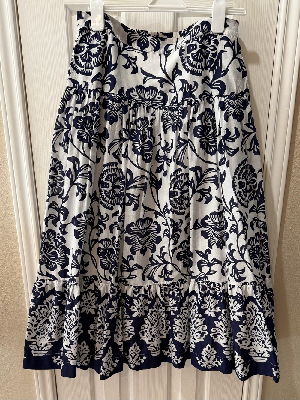 Soft Surroundings White & Navy Floral Tiered Midi Skirt Sz M EUC